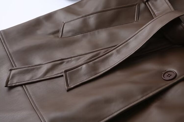 Mantel aus Kunstleder