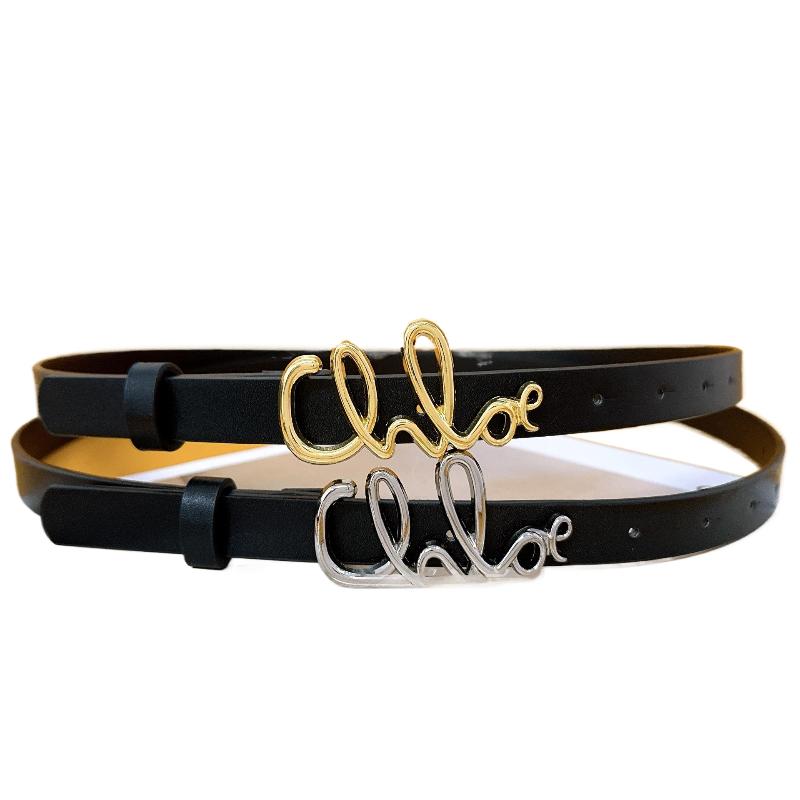 Modischer Gürtel mit Metallschnalle mit Buchstaben