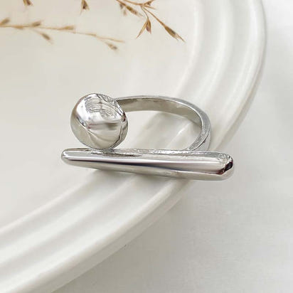 Extravaganter offener Ring im Punk-Stil