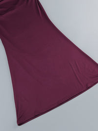 Abendkleid mit Rollkragen und Handschuhen