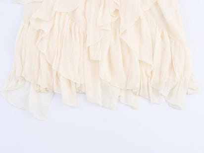 Rock mit verspielten Falten