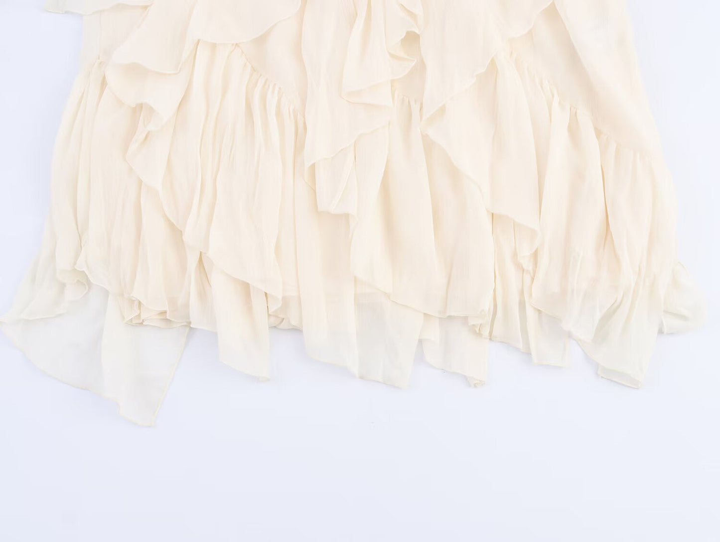 Rock mit verspielten Falten