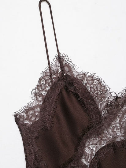 Kurzes Kleid mit Spitze