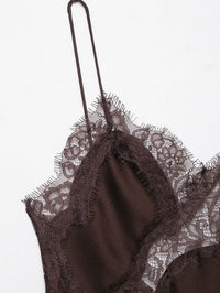 Kurzes Kleid mit Spitze