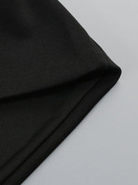 Funkelndes Abendkleid mit Kontrastfarben