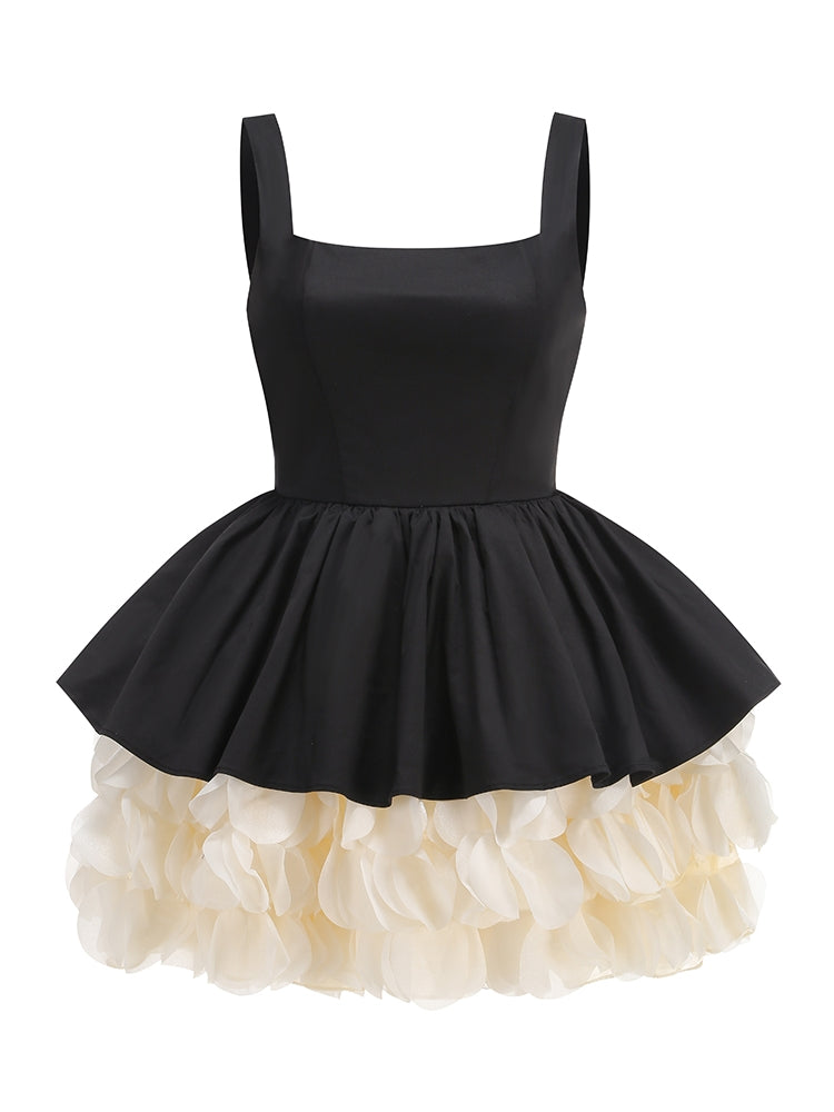 Schwarzes Mini-Kleid mit Rüschen-Details