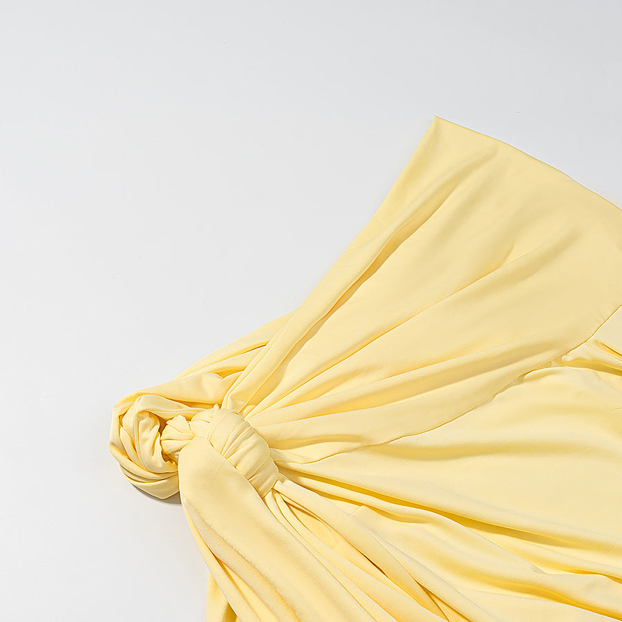 Sonniges Kleid in strahlendem Gelb